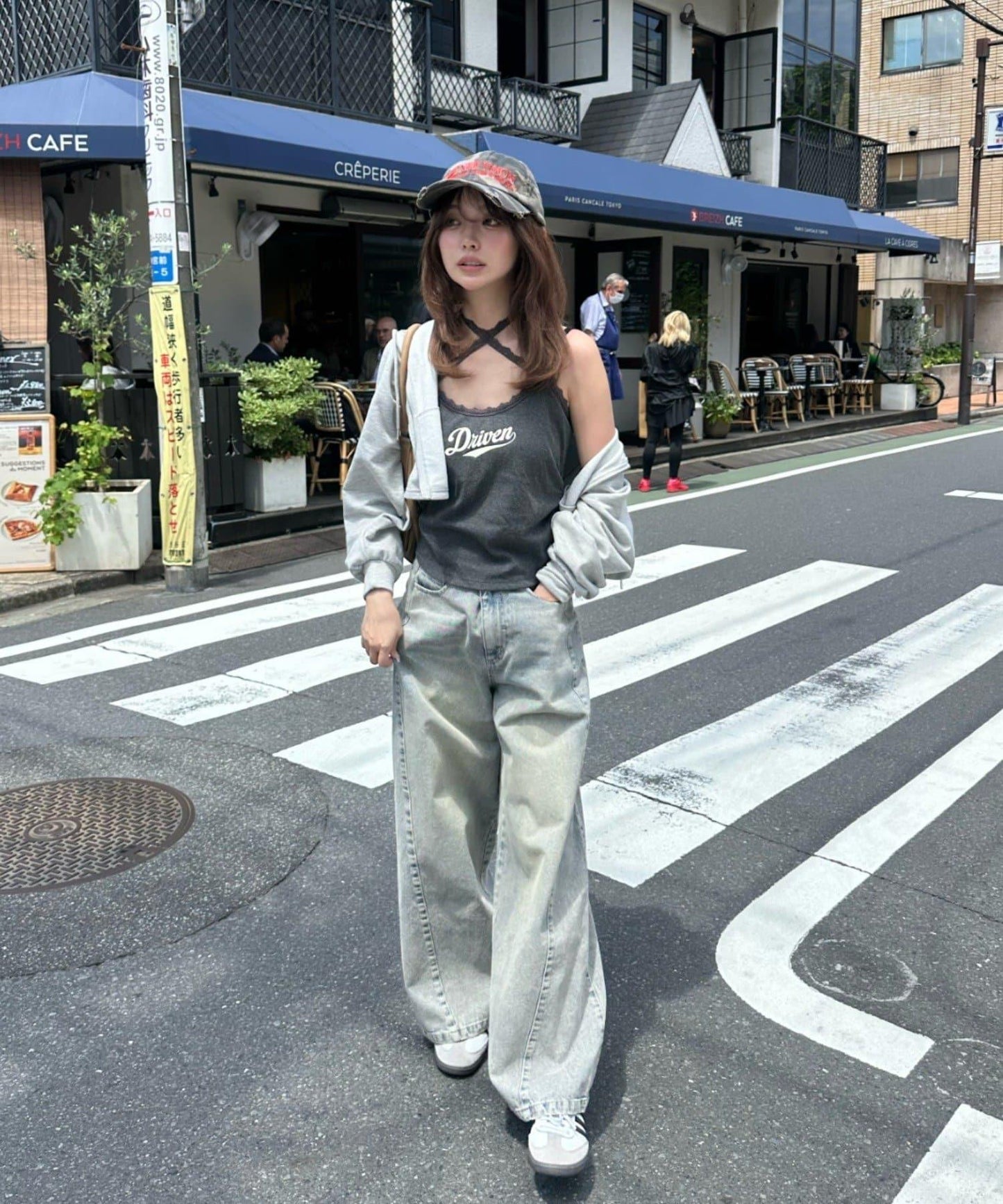 蕾絲logo墊肩疊層背心