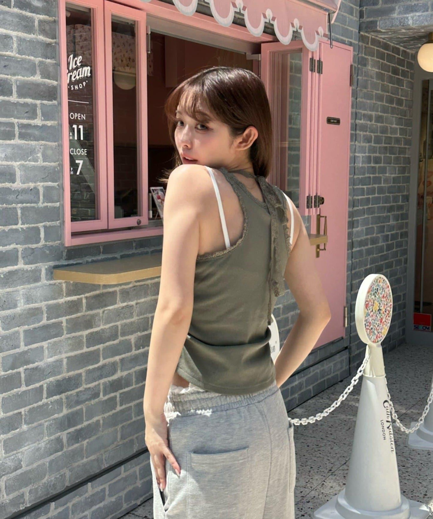 蕾絲logo墊肩疊層背心
