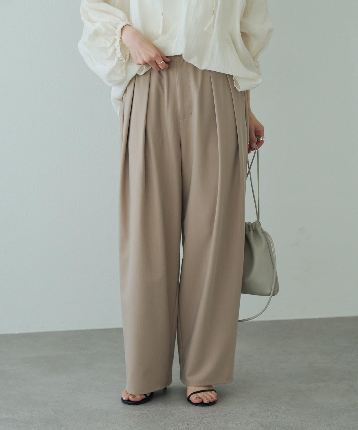 雙褶高腰彈力褲