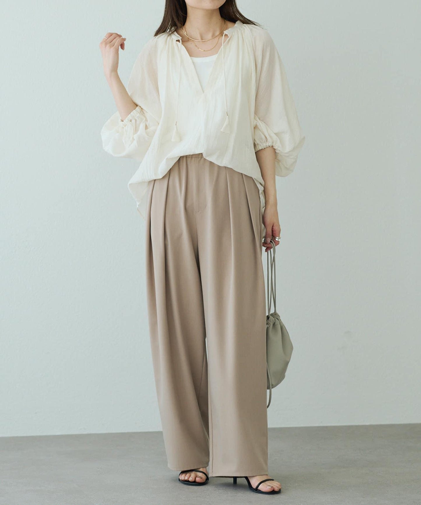 雙褶高腰彈力褲