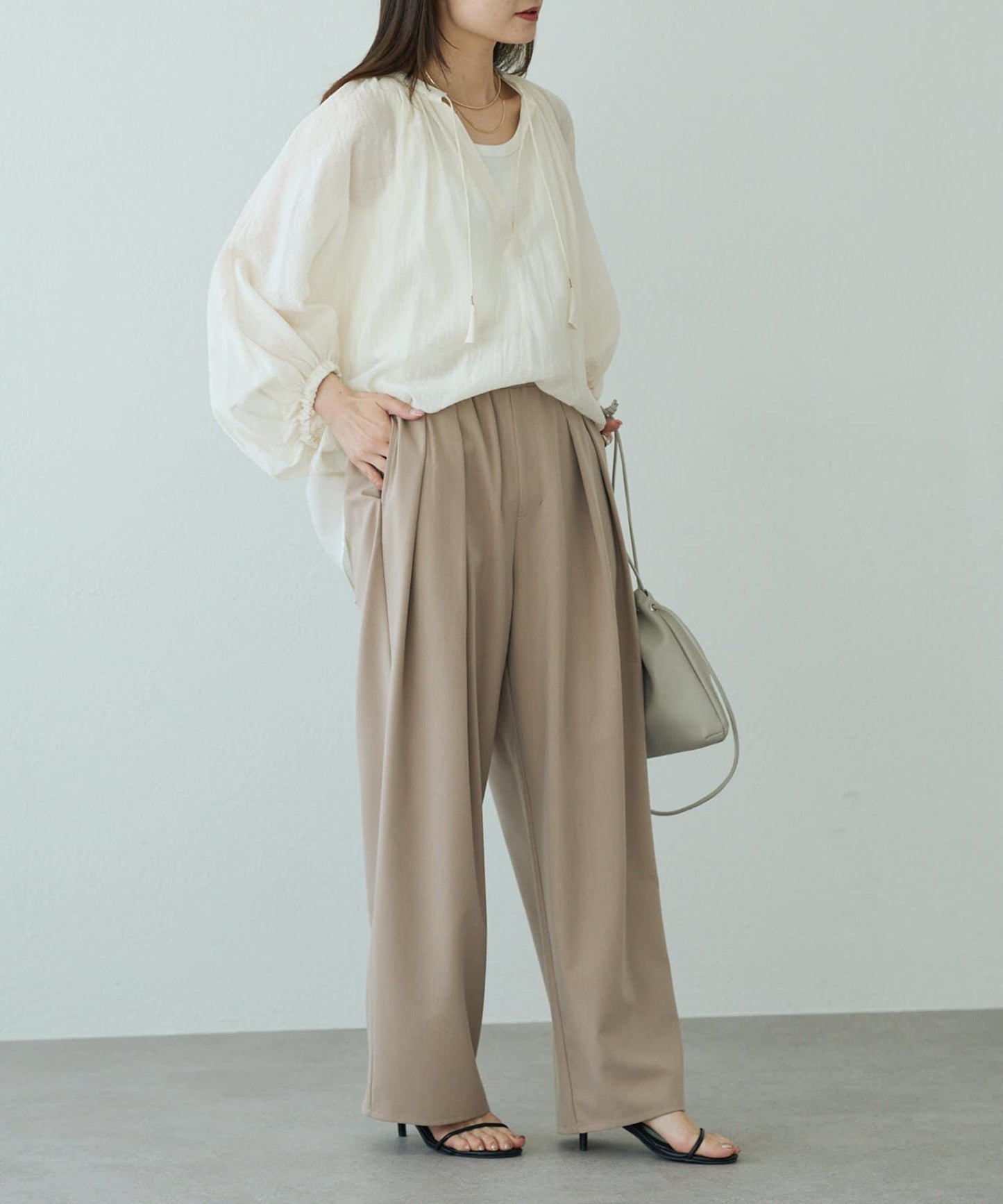 雙褶高腰彈力褲