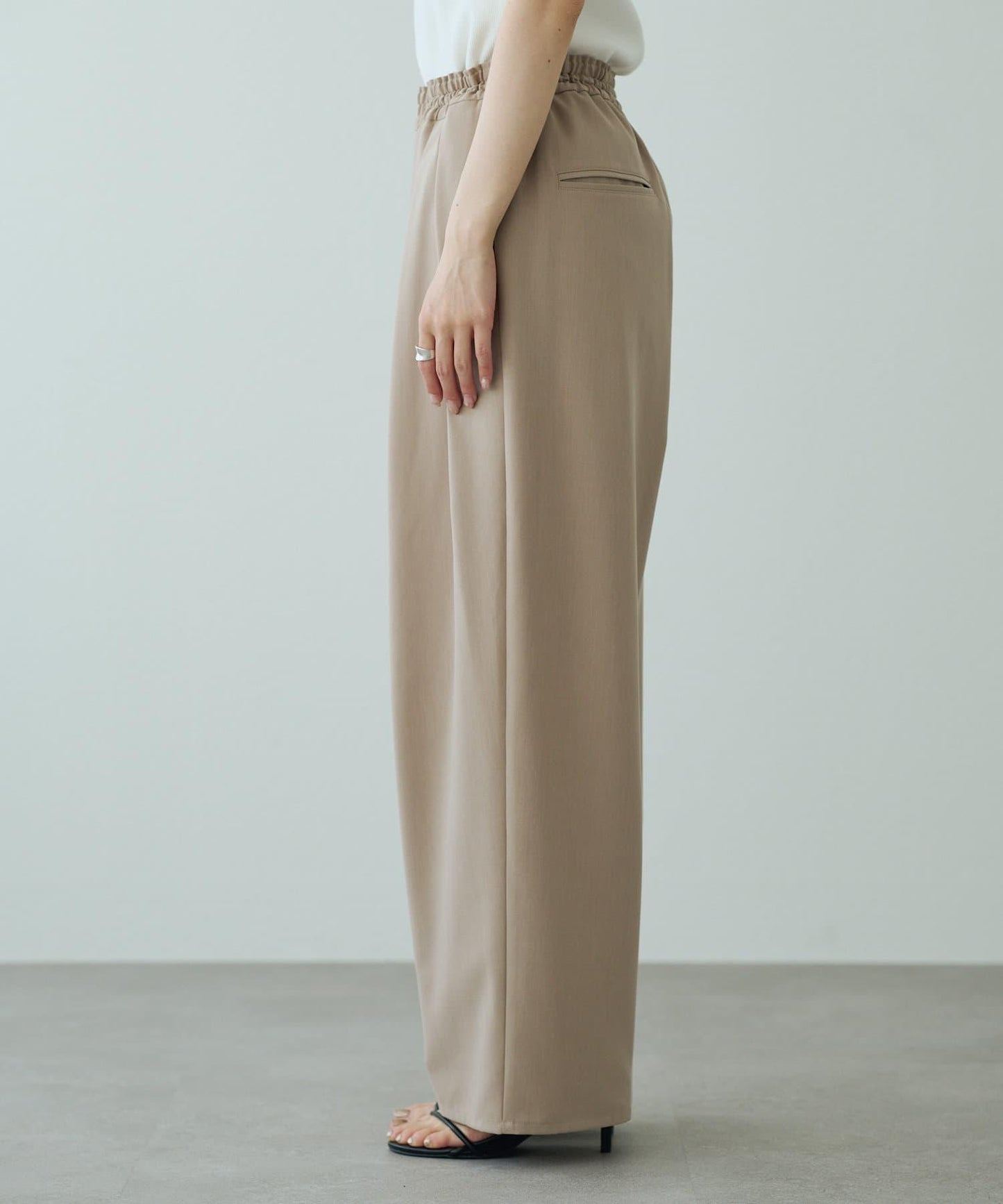 雙褶高腰彈力褲