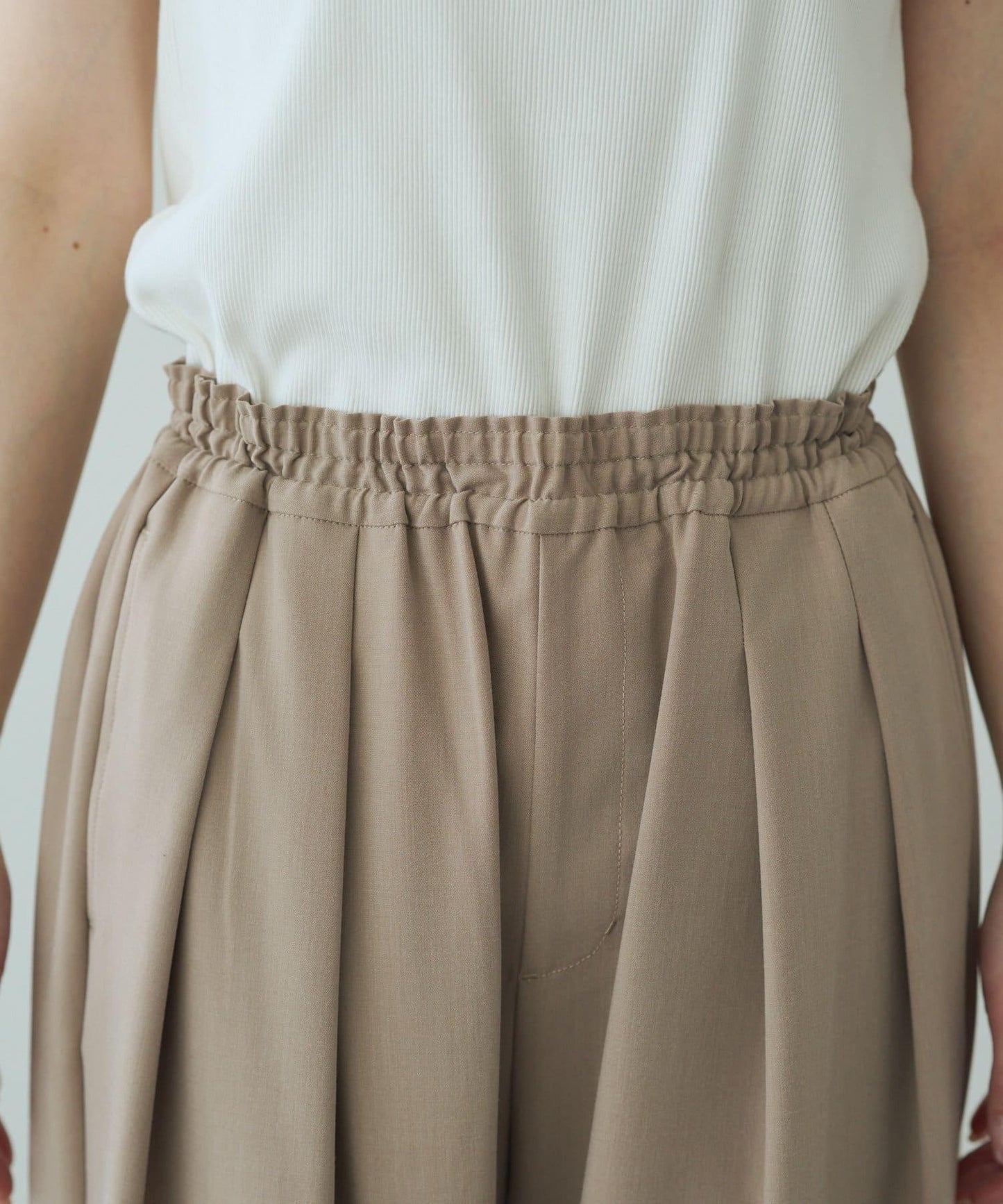 雙褶高腰彈力褲