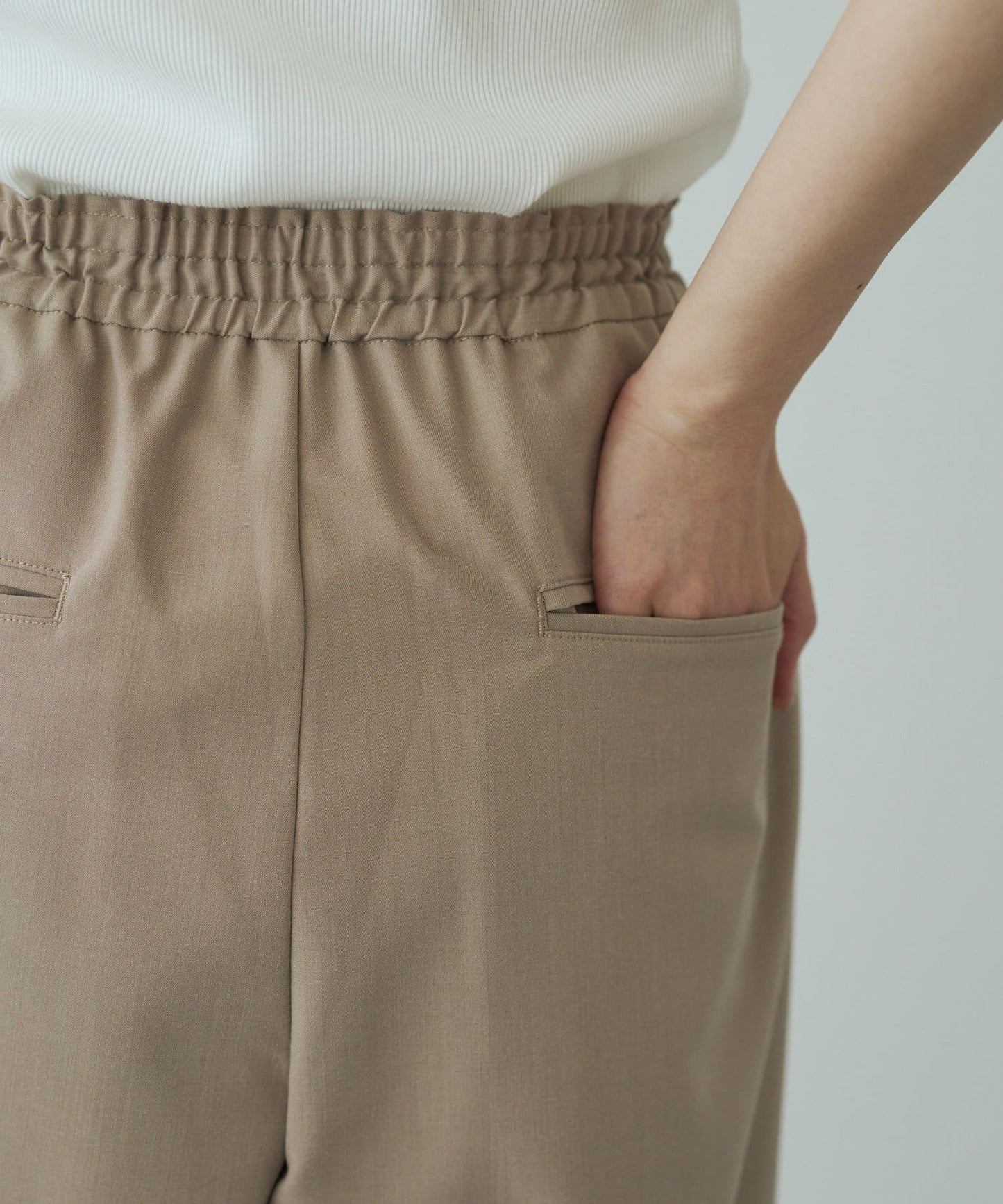 雙褶高腰彈力褲