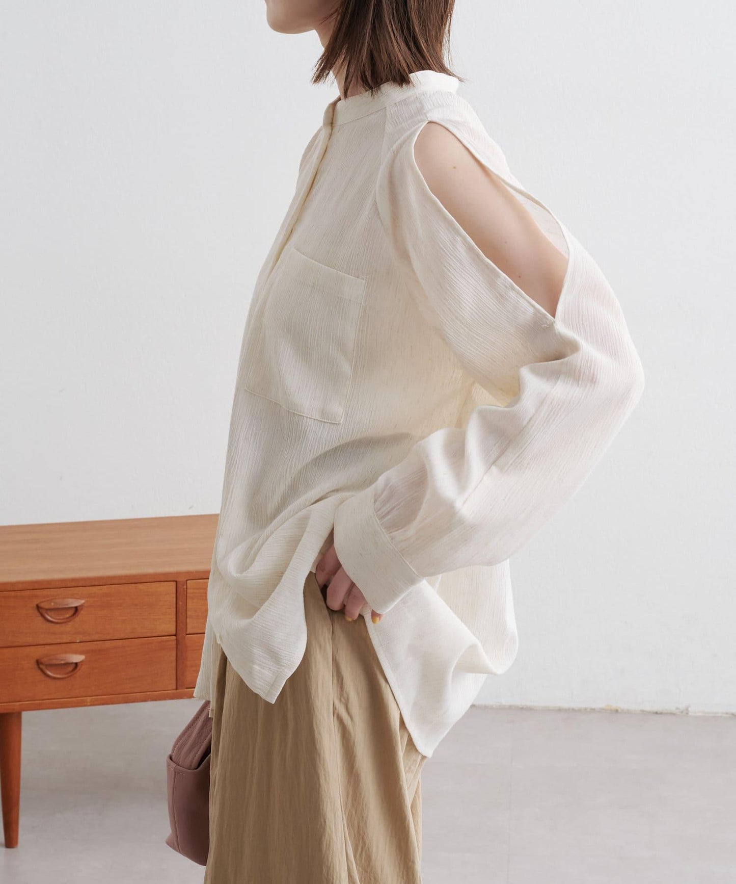 優雅露肩開衩襯衫