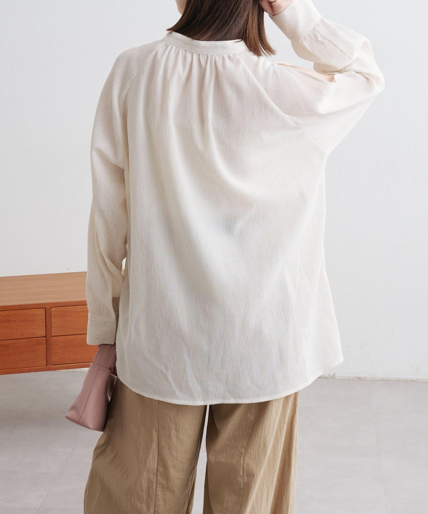 優雅露肩開衩襯衫