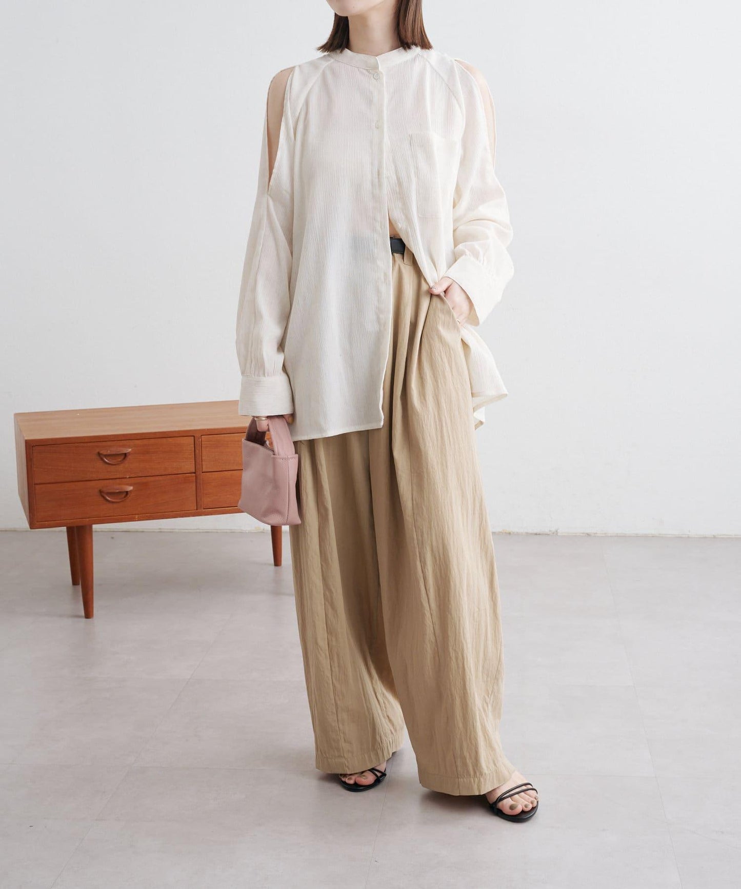 優雅露肩開衩襯衫