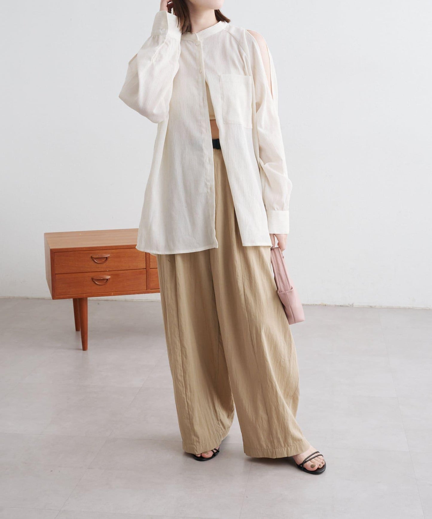 優雅露肩開衩襯衫