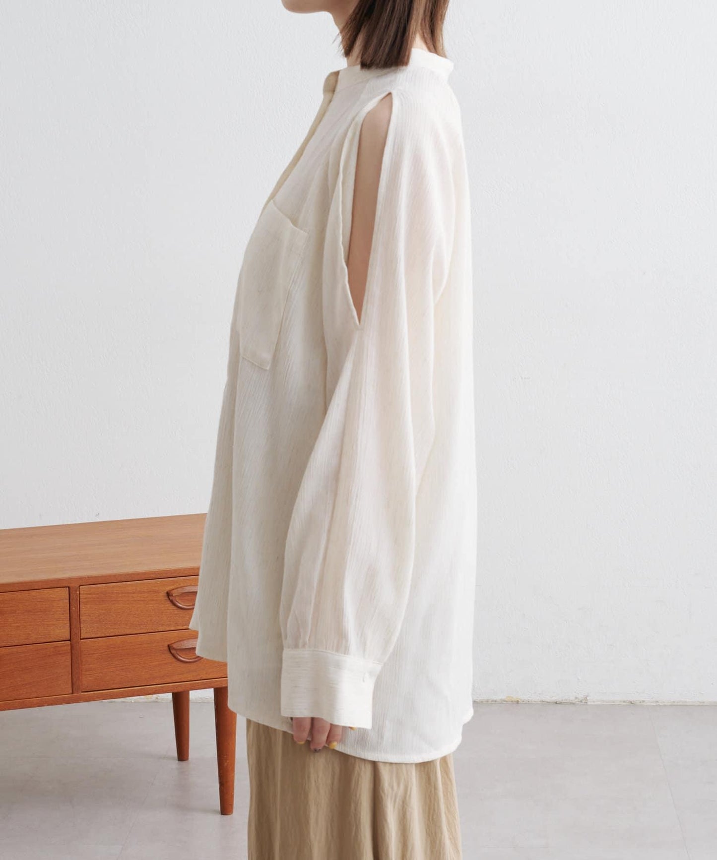 優雅露肩開衩襯衫