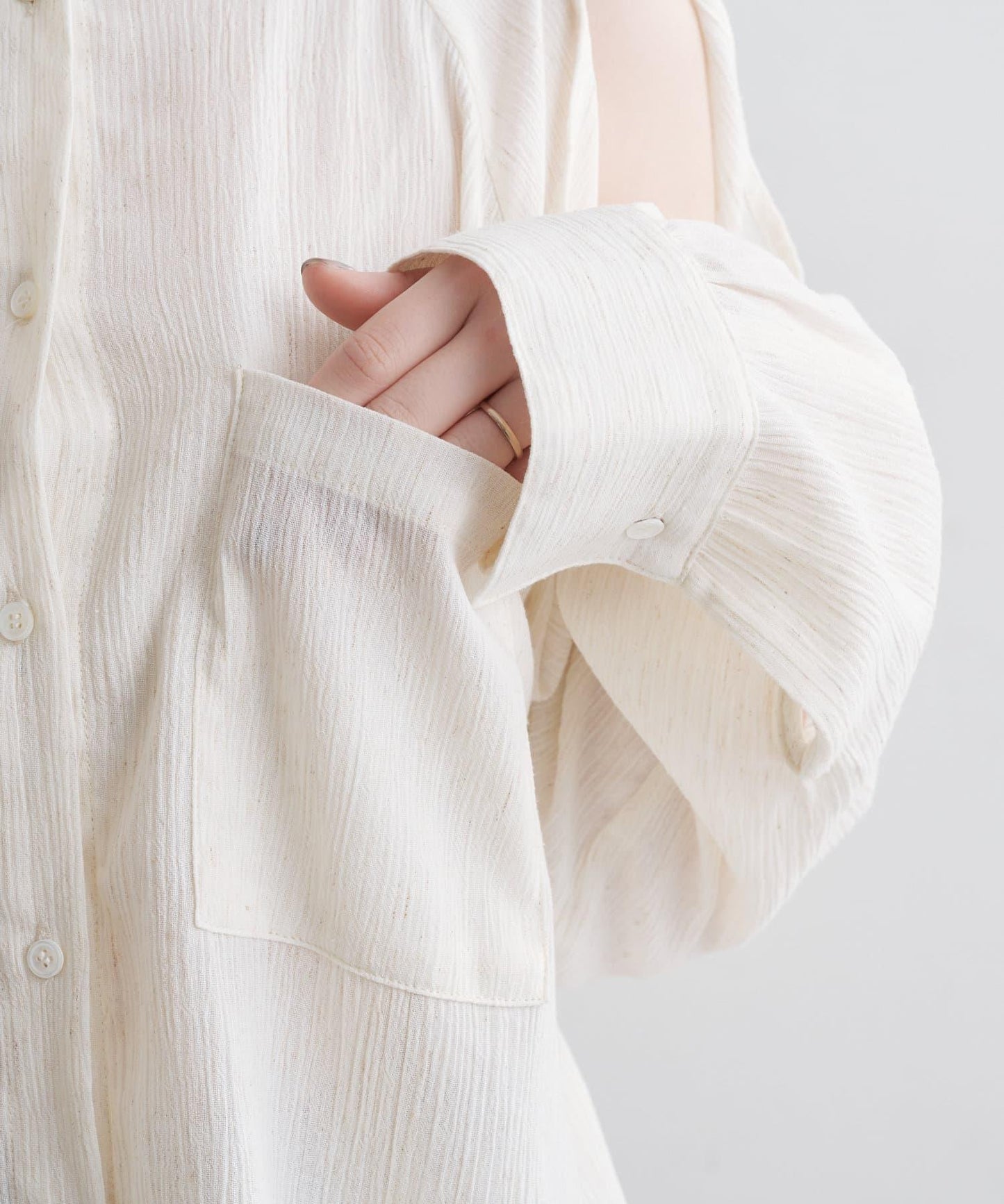 優雅露肩開衩襯衫