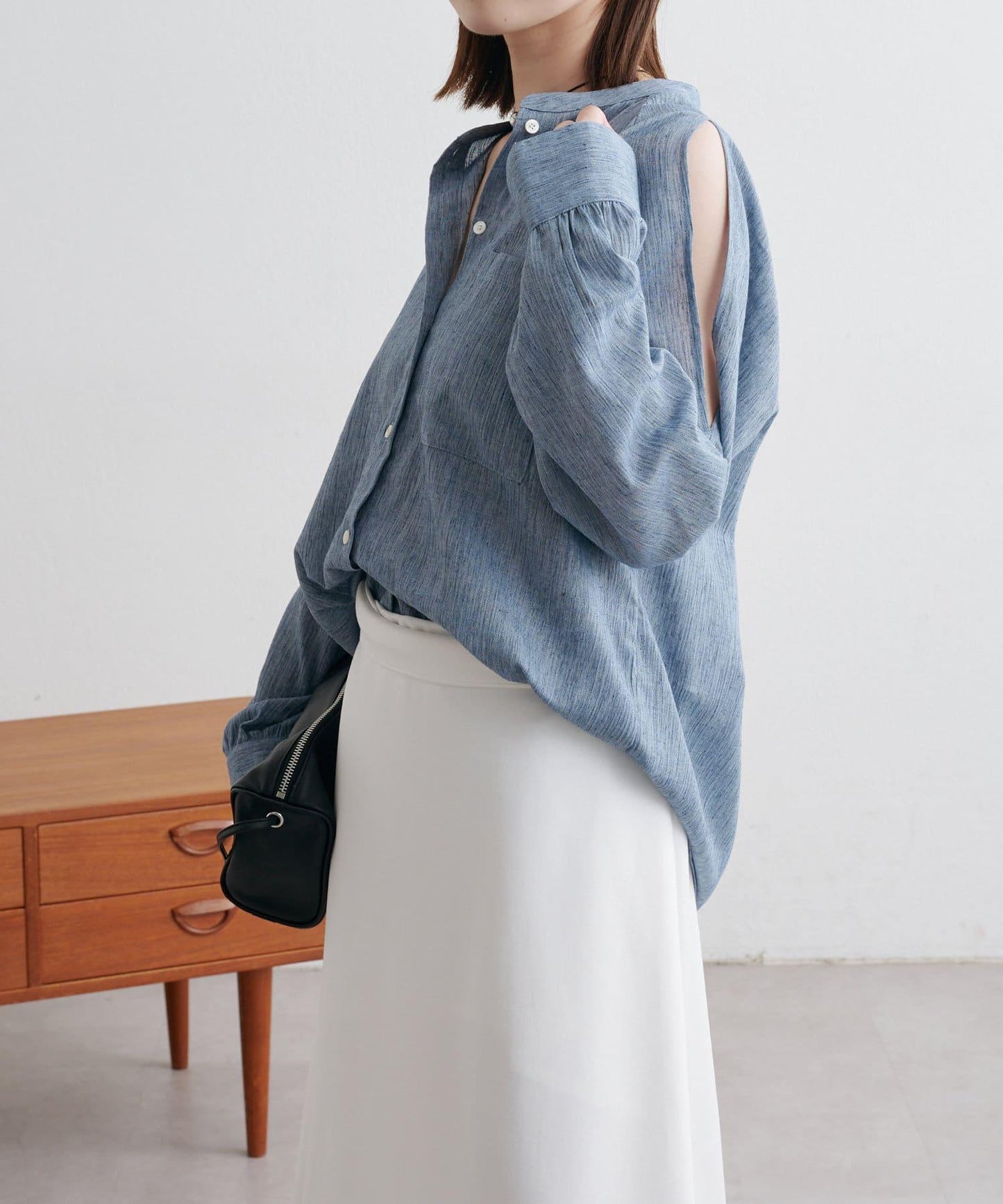 優雅露肩開衩襯衫