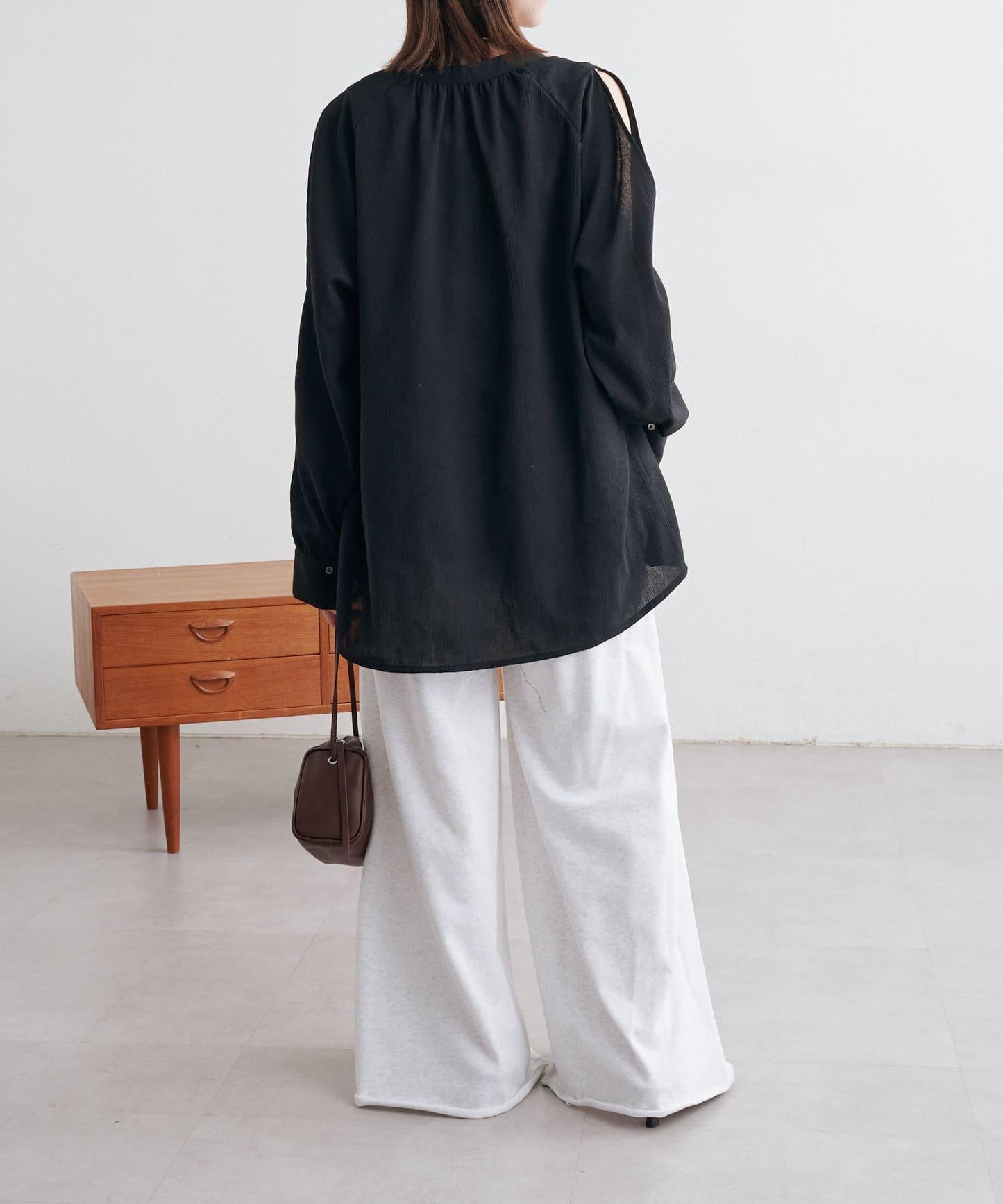 優雅露肩開衩襯衫