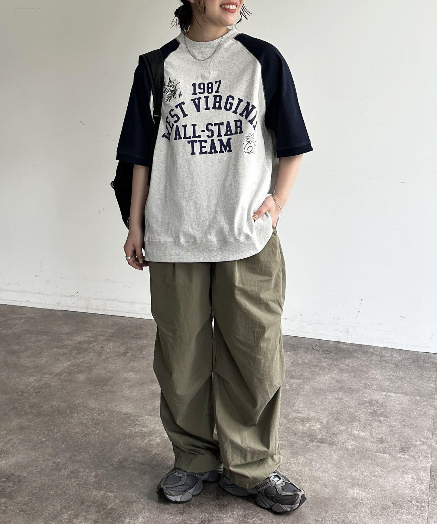 塗鴉刺繡學院標誌短袖T恤