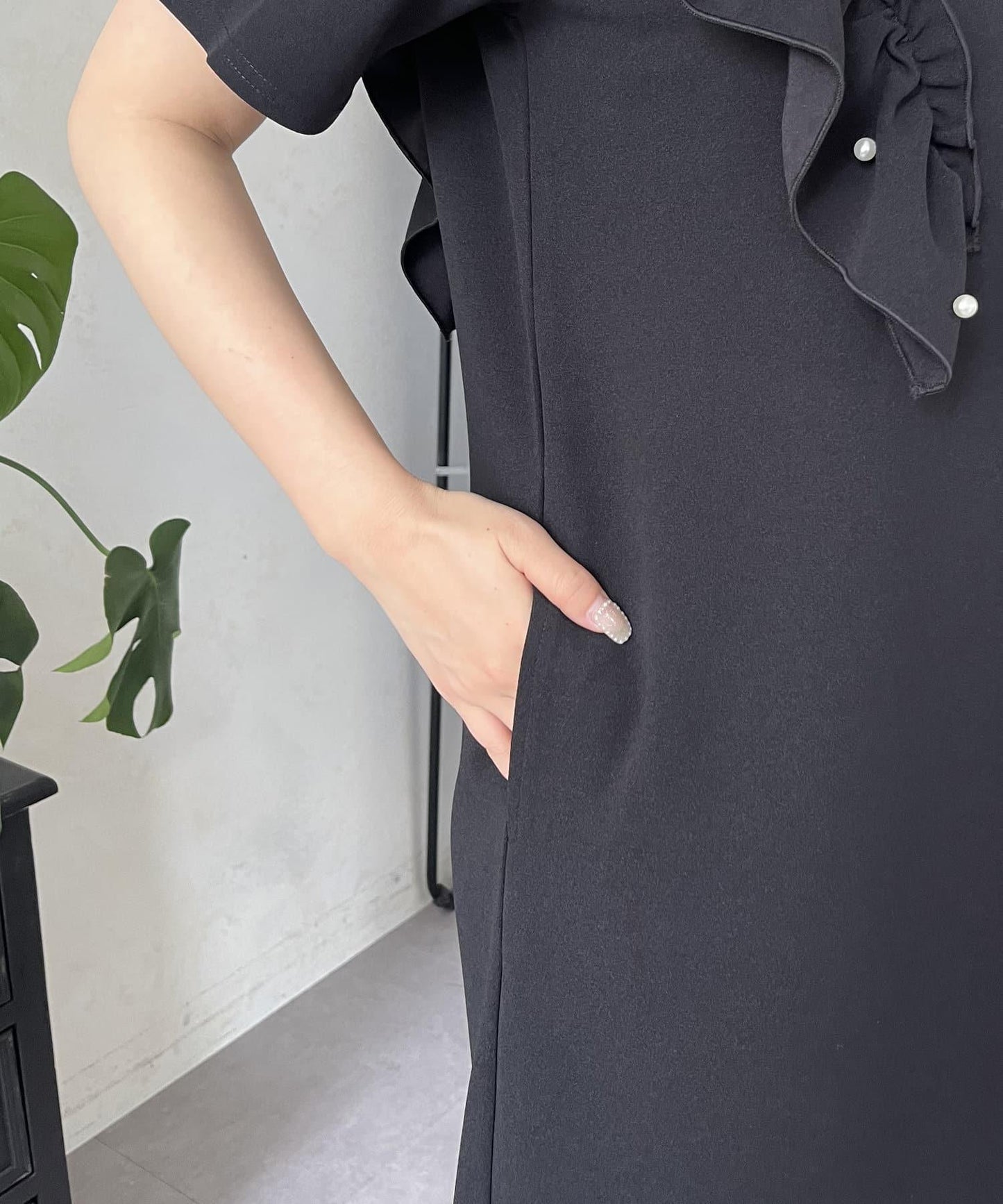 彈力珍珠荷葉邊人魚剪裁連衣裙