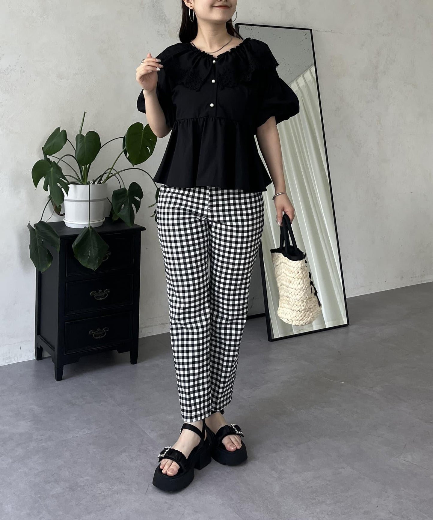 蕾絲大領氣球袖荷葉邊上衣