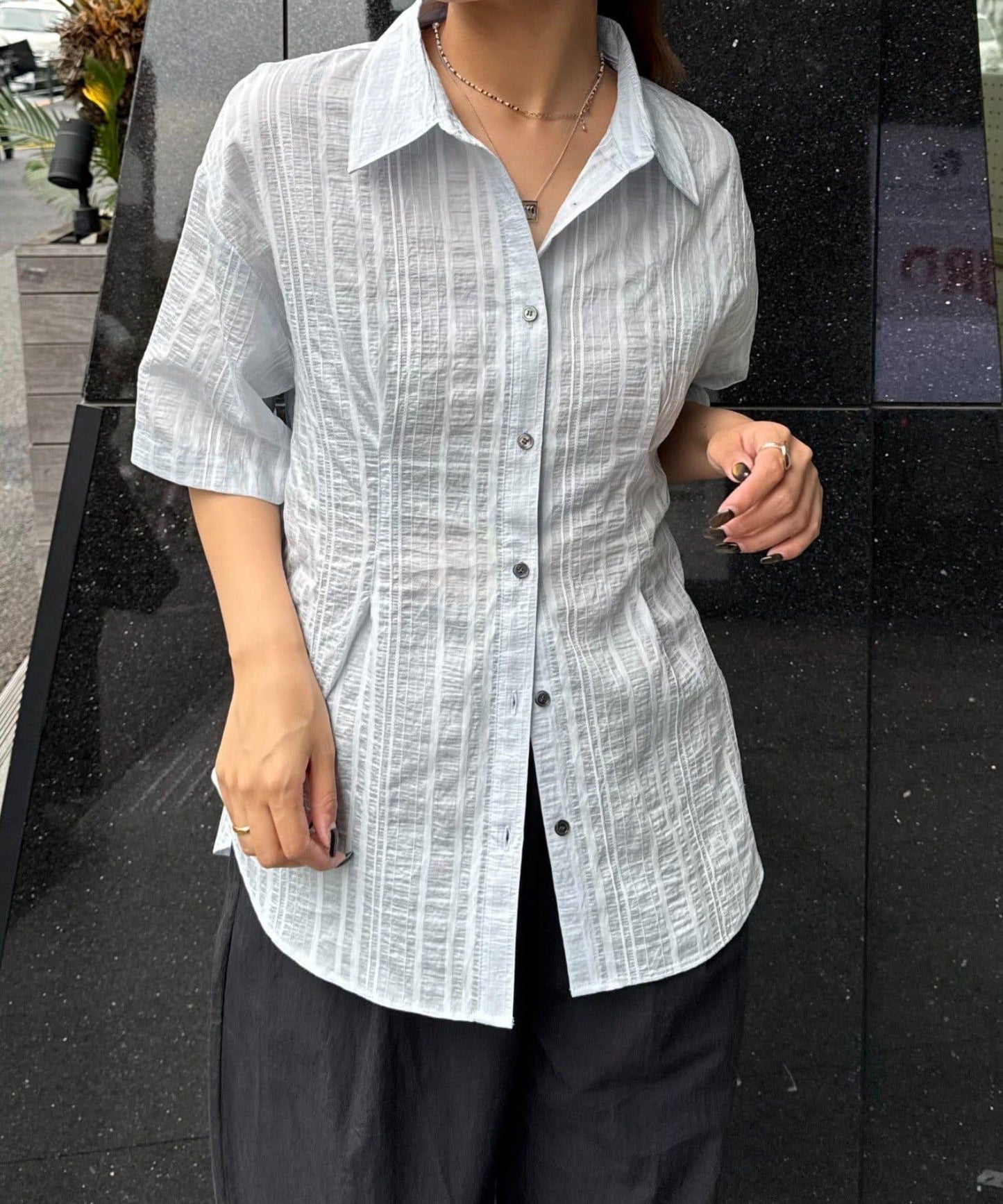 背開衩條紋襯衫