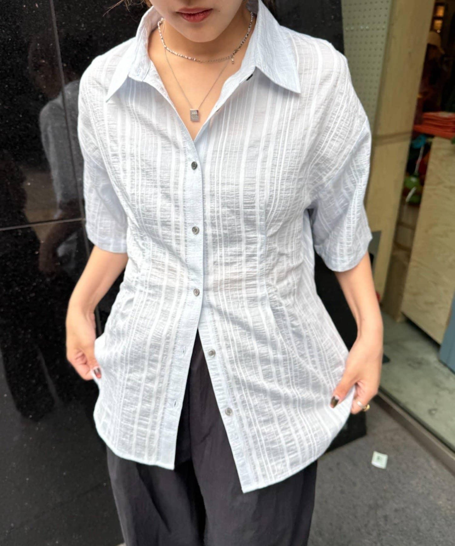 背開衩條紋襯衫