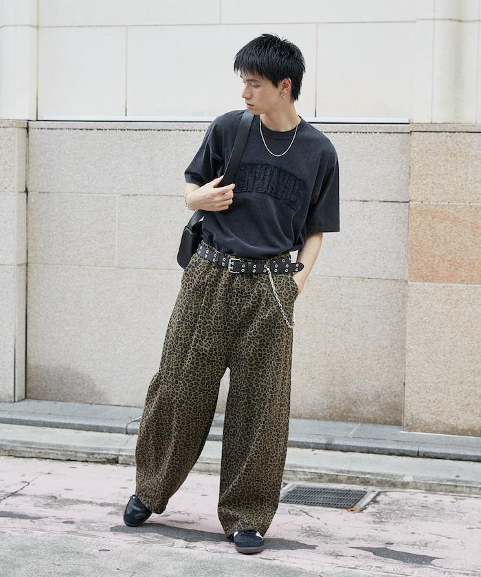 打褶斜紋褲