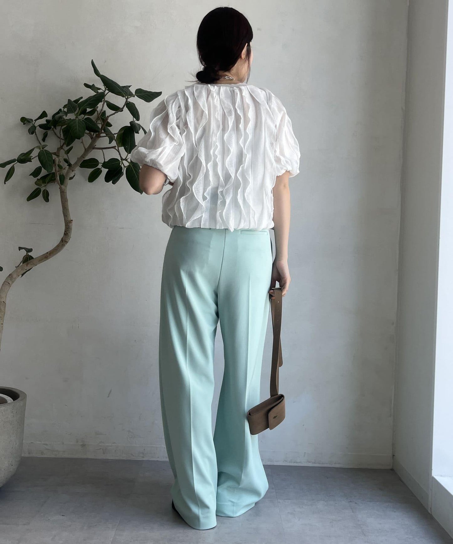 【限定】褶邊蕾絲上衣