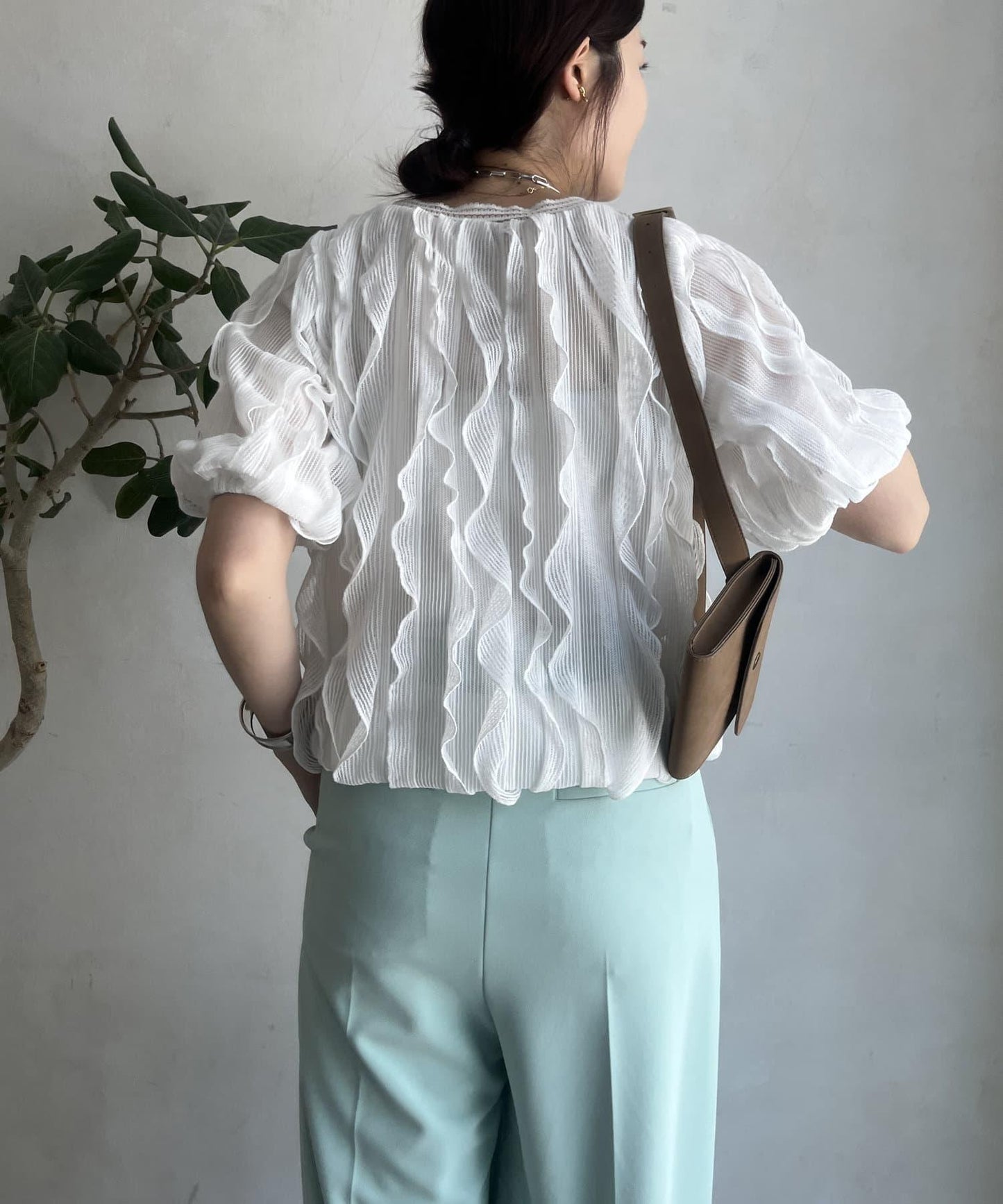【限定】褶邊蕾絲上衣