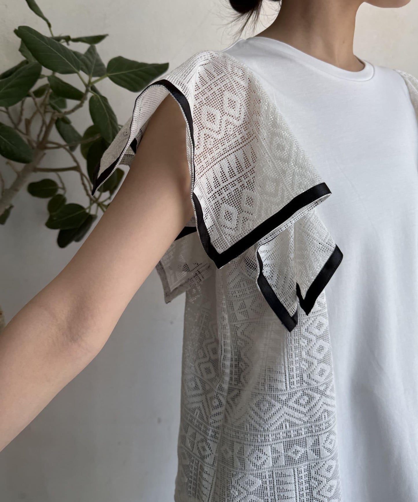 【限定】蕾絲拼接上衣