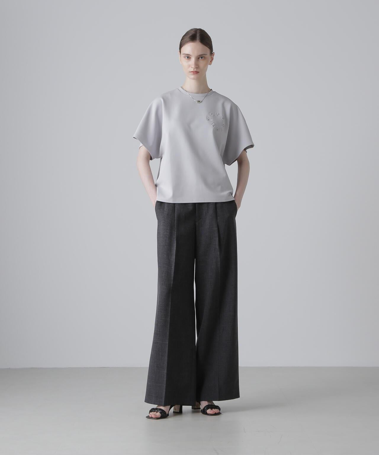 壓花標誌T-shirt