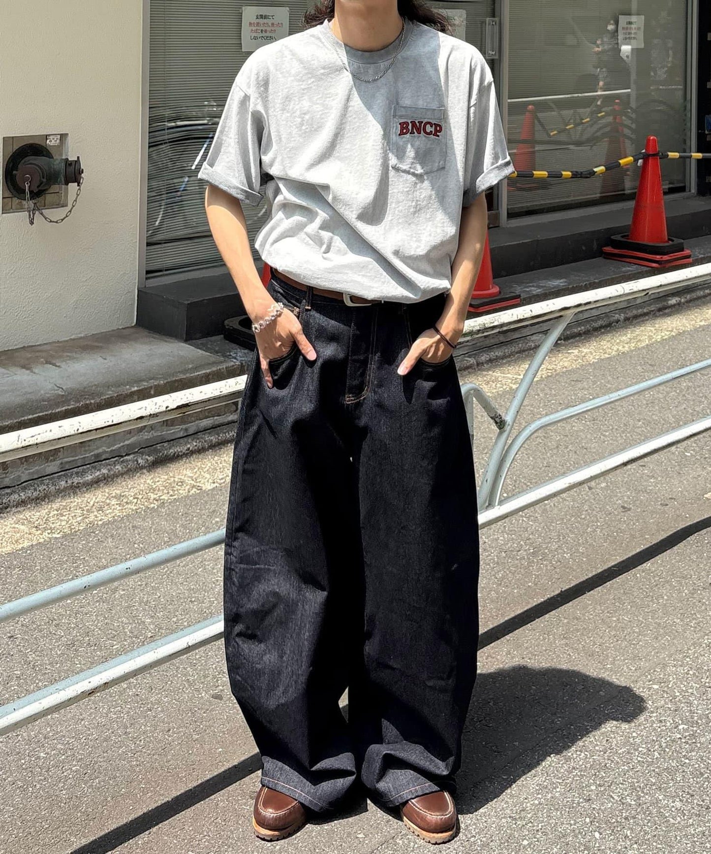 超級淡彩刺繡T恤