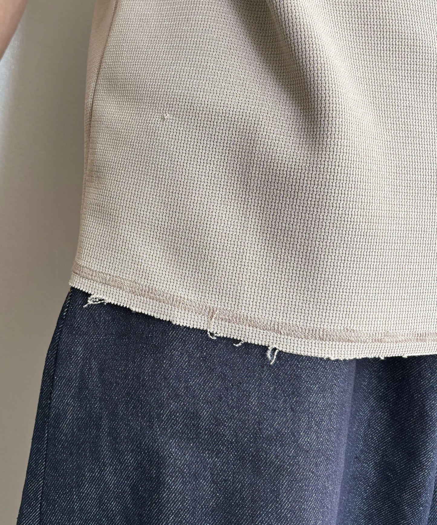 一點刺繡拉鍊拉桿圓領保暖短袖T恤