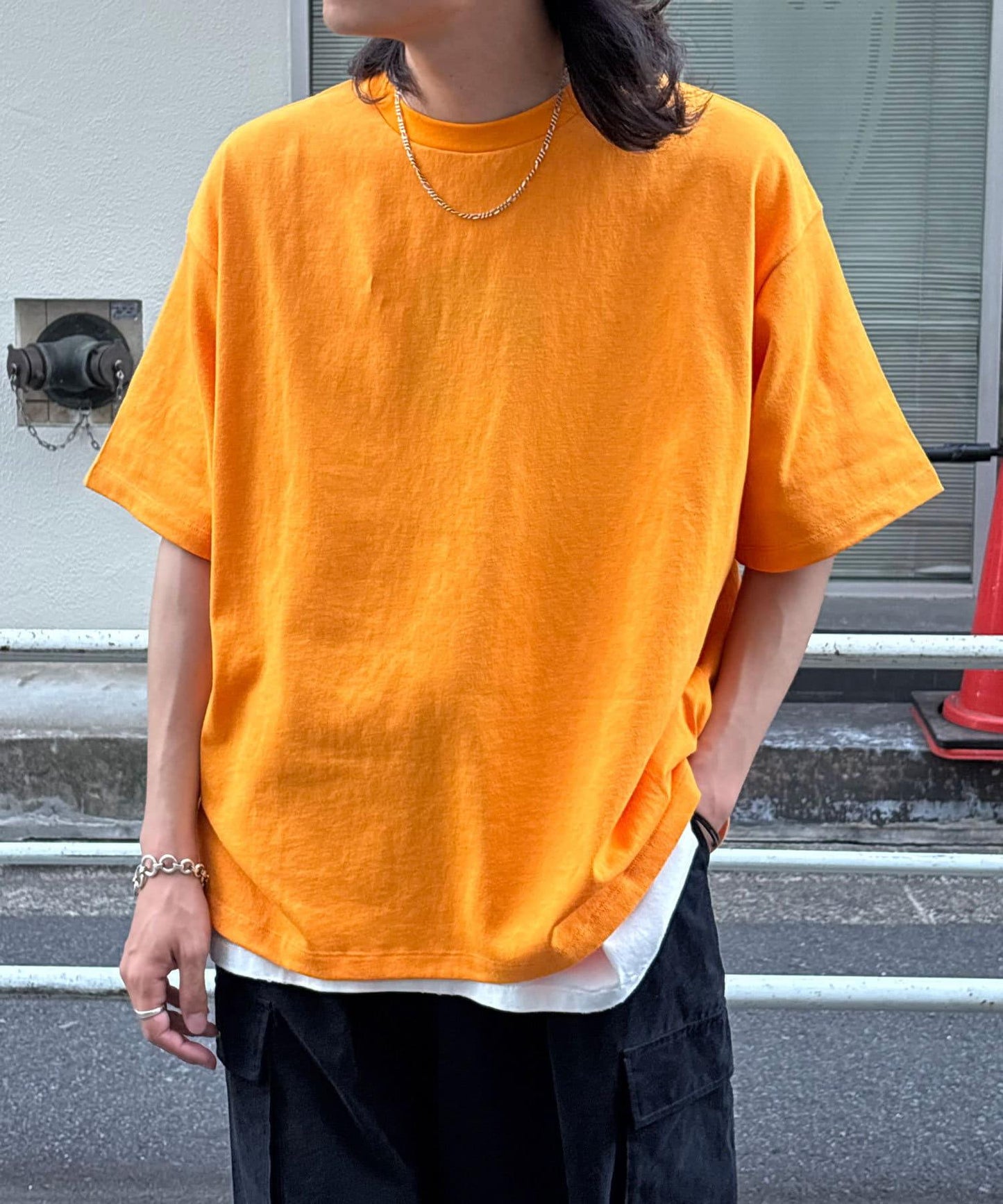 重量箱型剪影T恤