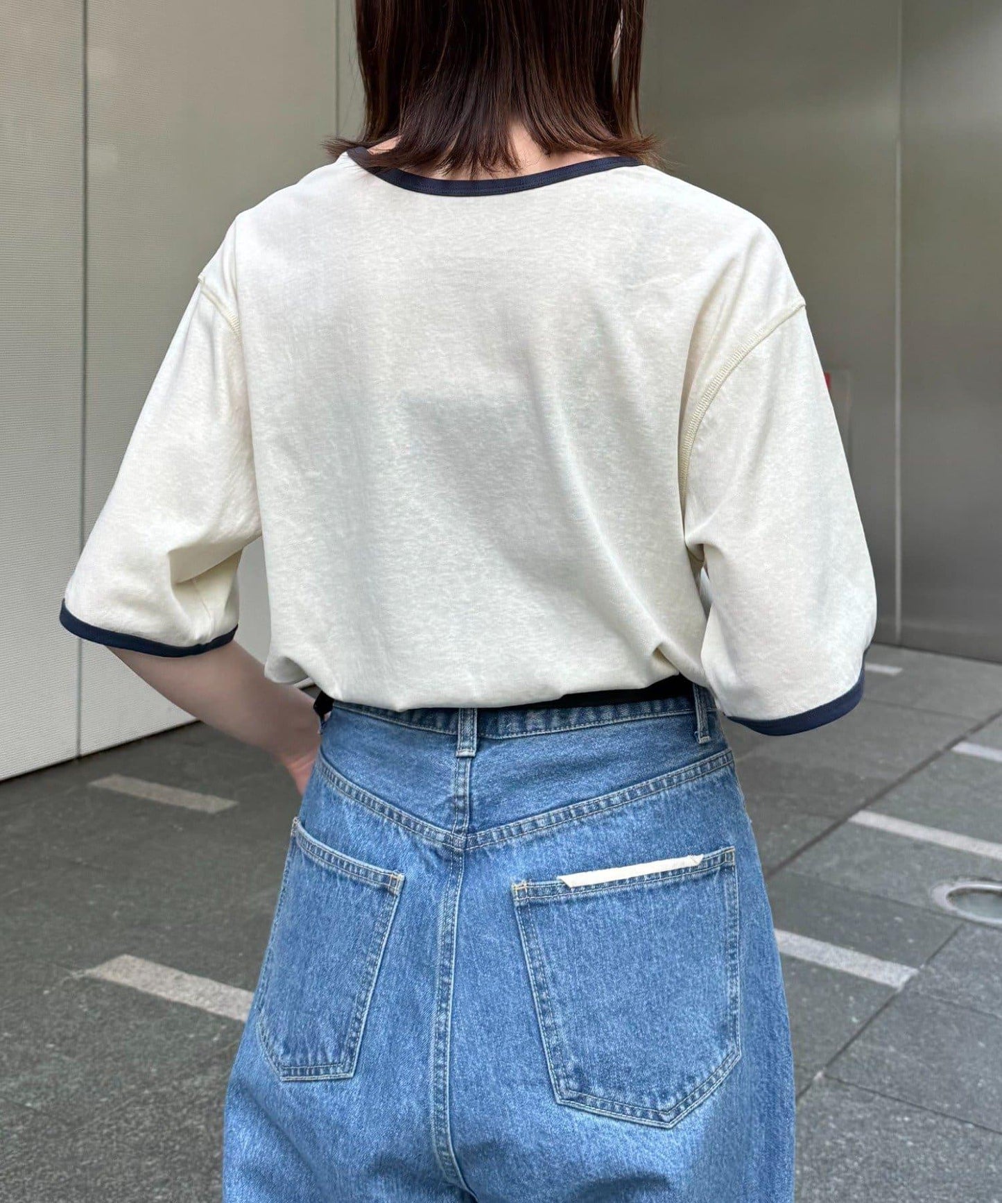 透視細條紋LOGO刺繡環領T恤