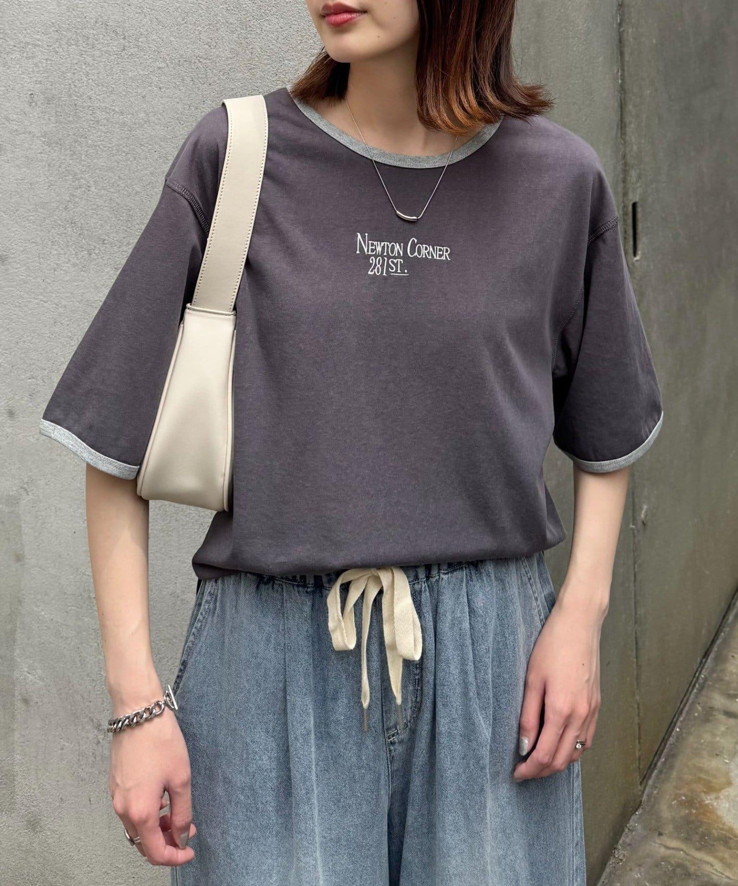 透視細條紋LOGO刺繡環領T恤