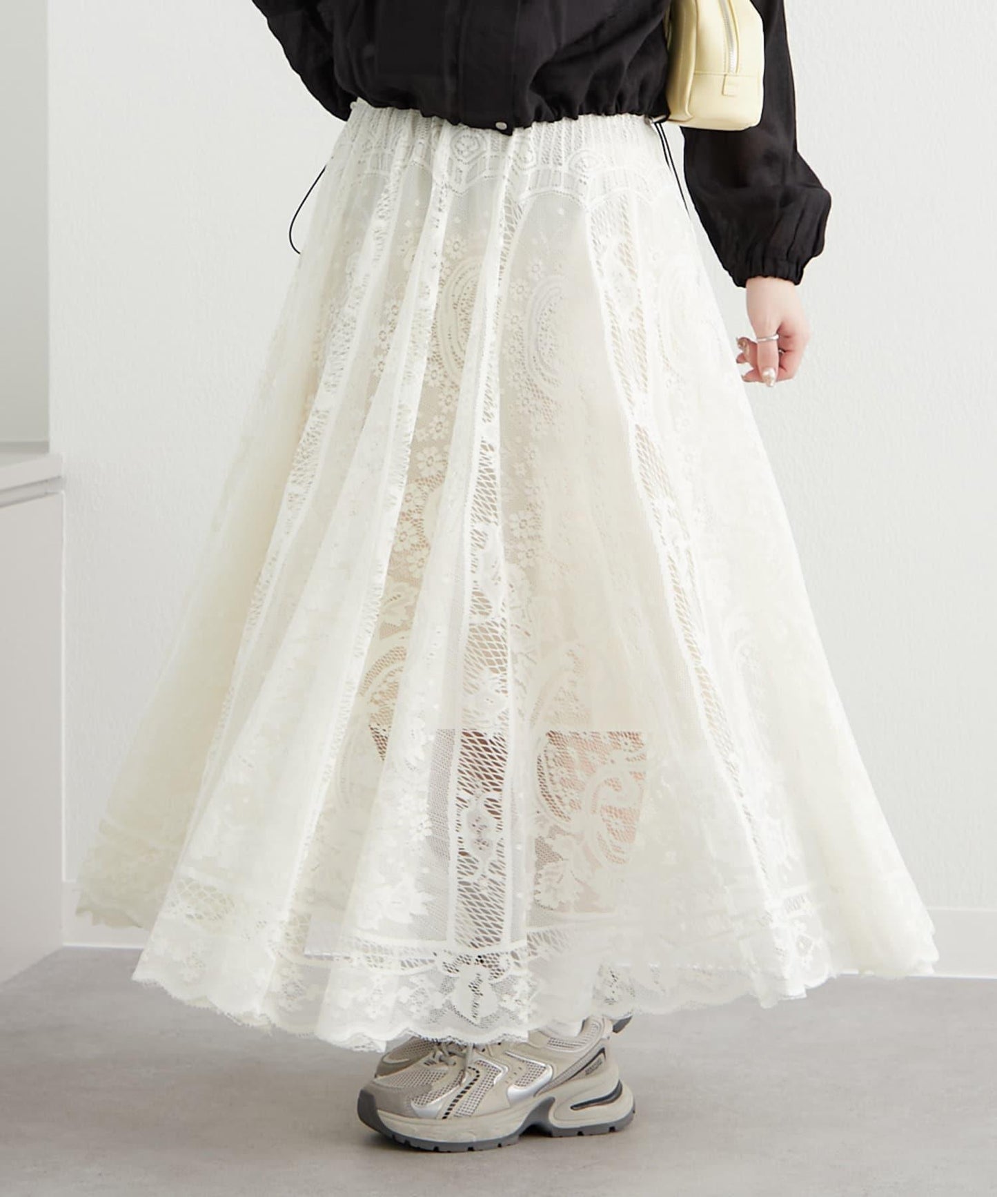 《春季流行關鍵詞“lace”》蕾絲拼接飄逸裙