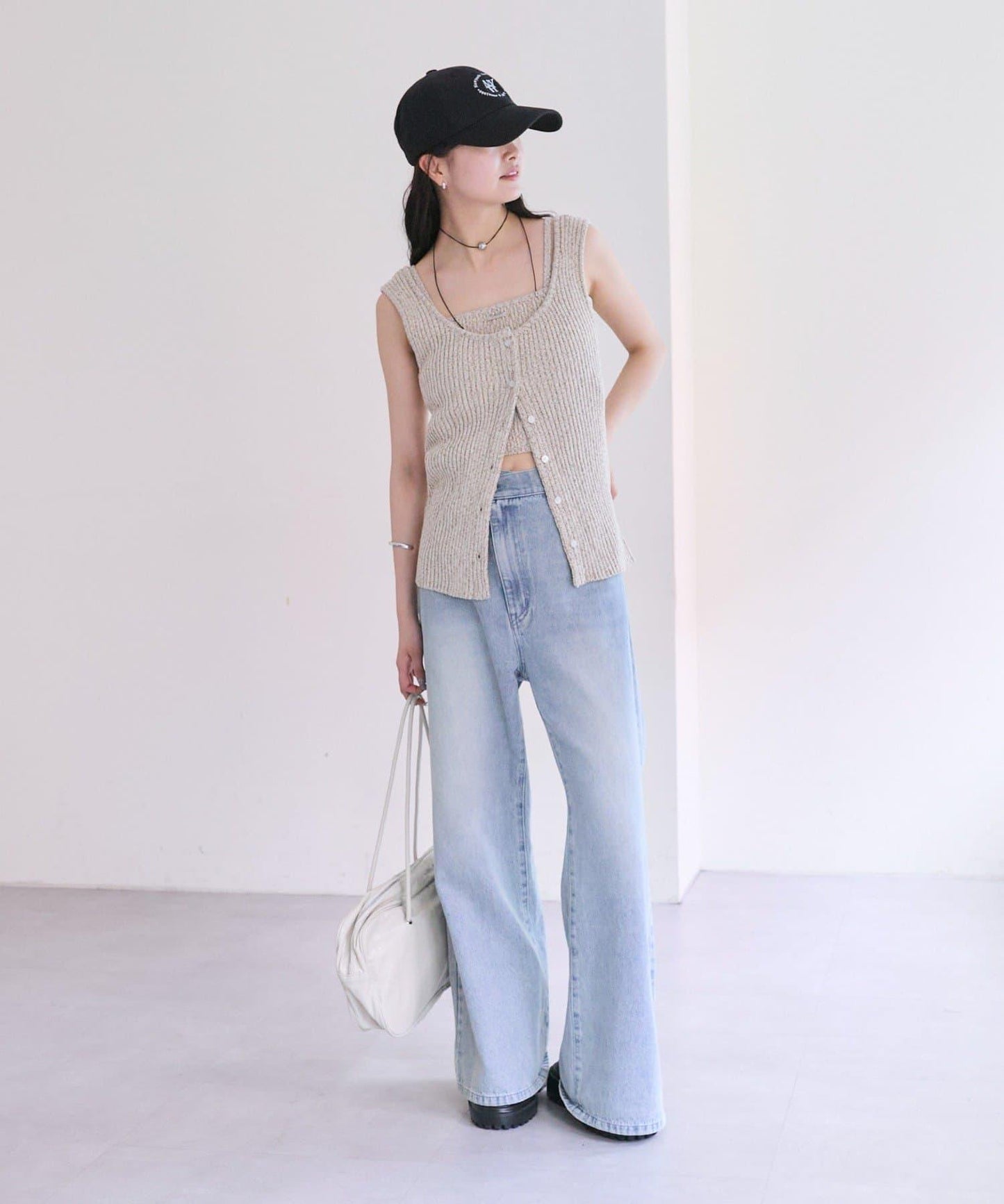 剪裁破洞染色牛仔褲