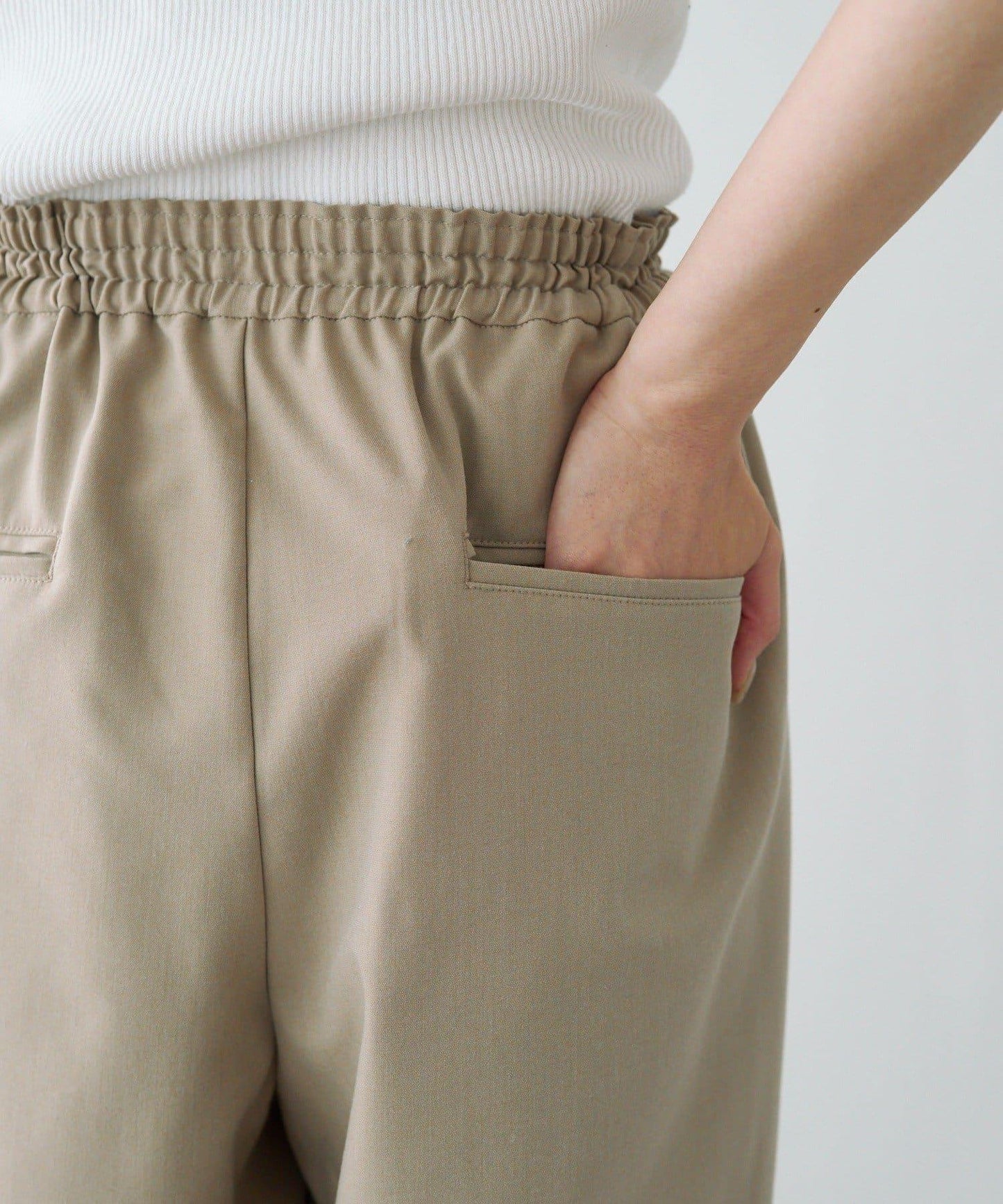 雙褶高腰彈力褲