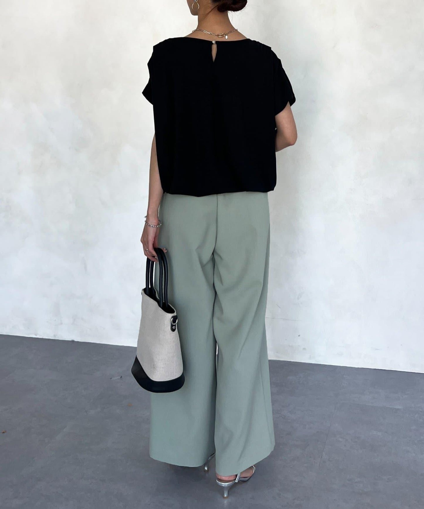 肩部褶皺氣球袖T恤