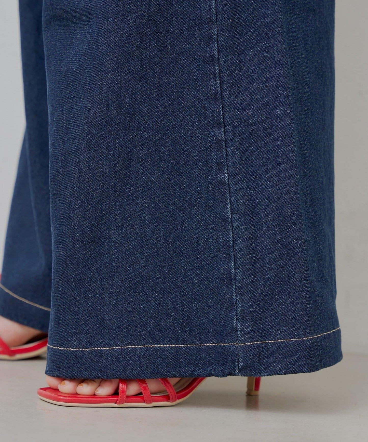 高腰 闊腿 紐扣設計 牛仔 牛仔褲