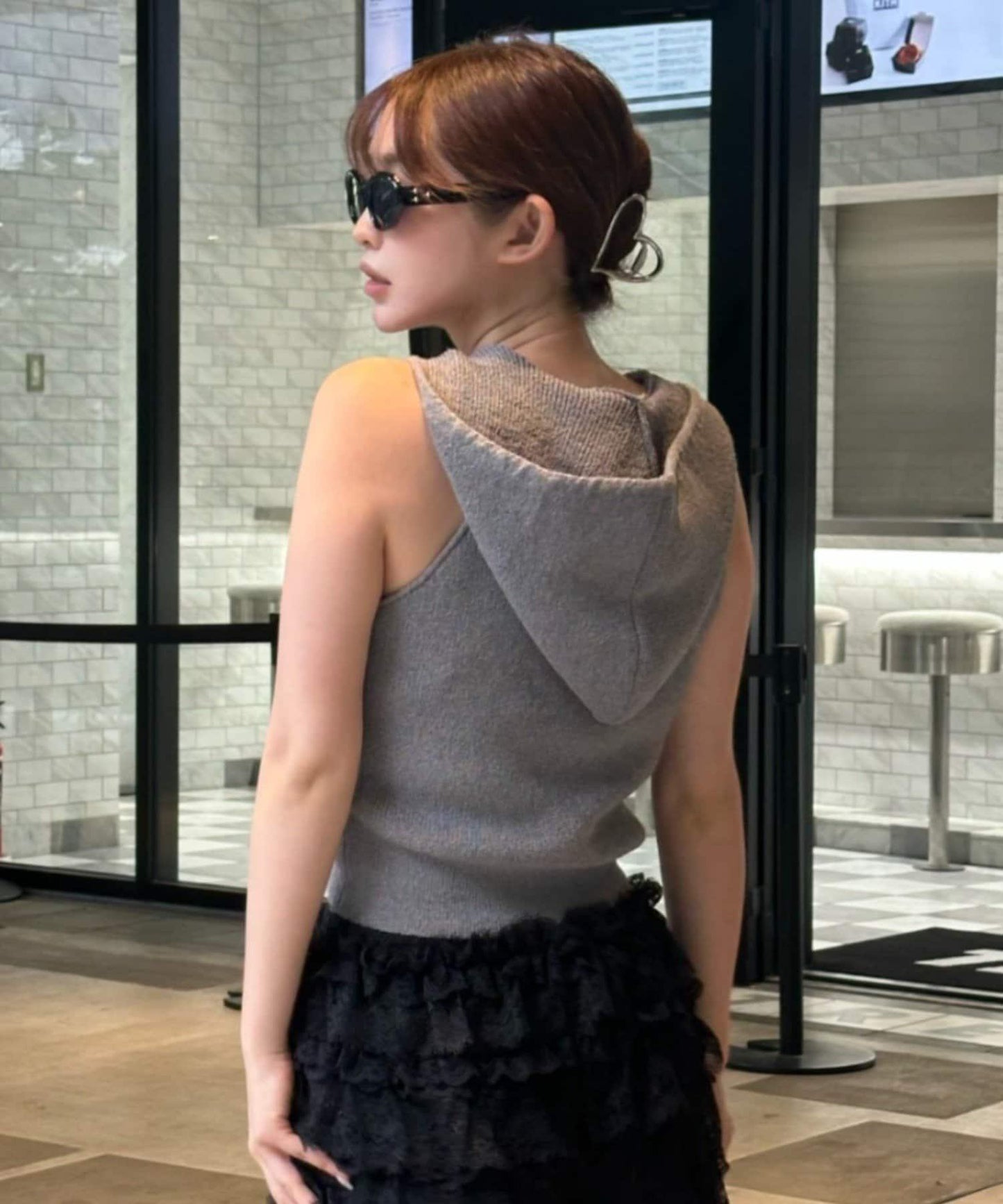 斯基普阿美斯利胸部刺繡連帽針織衫
