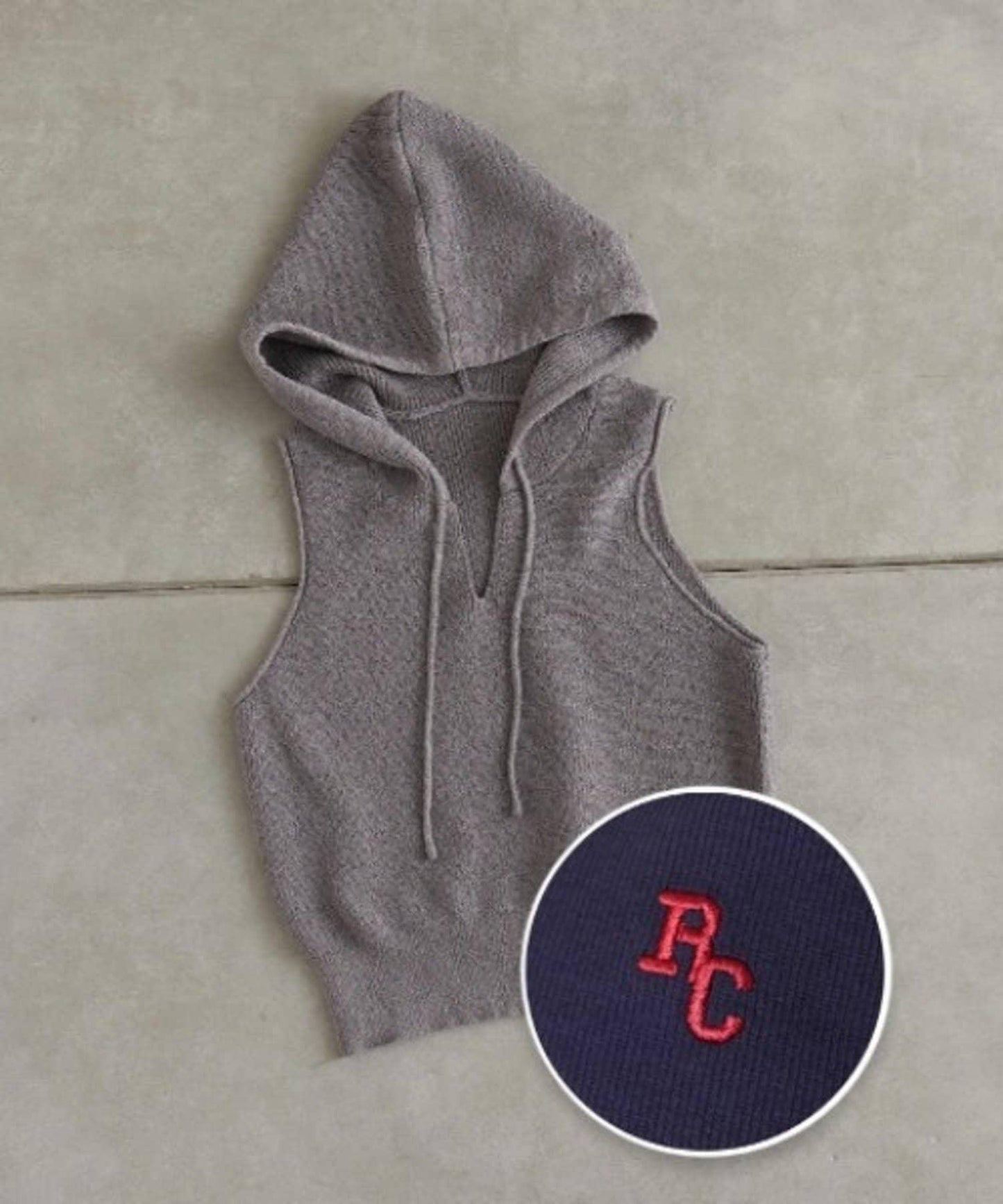 斯基普阿美斯利胸部刺繡連帽針織衫