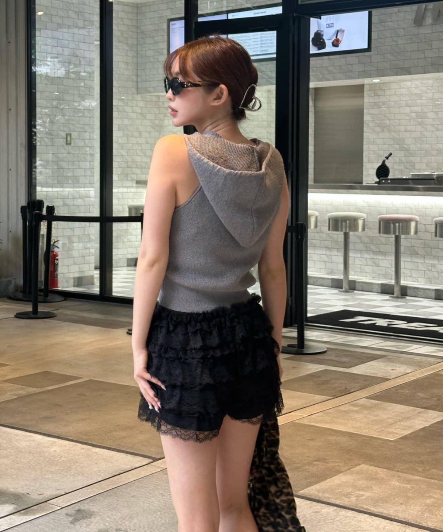 斯基普阿美斯利胸部刺繡連帽針織衫