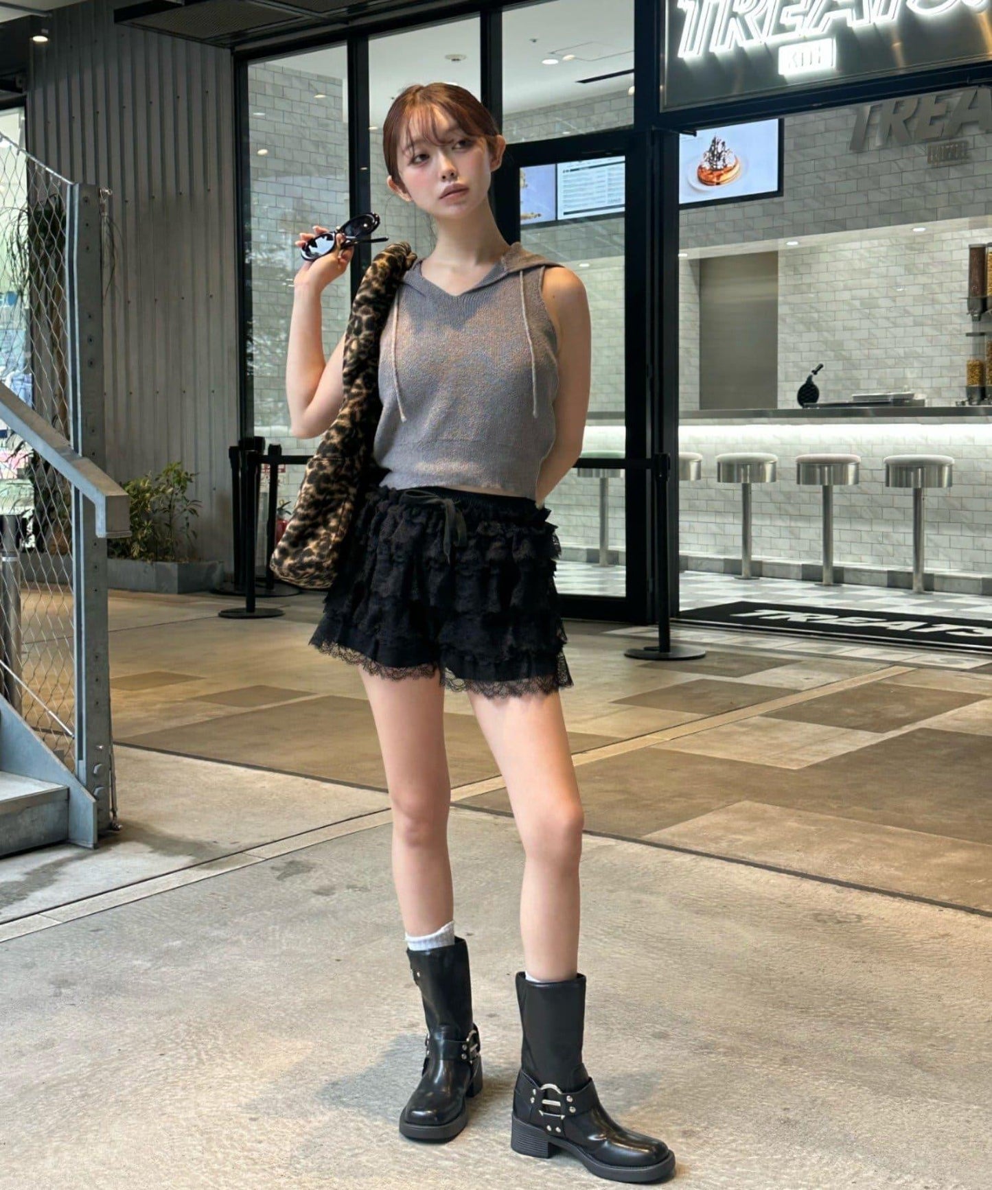 斯基普阿美斯利胸部刺繡連帽針織衫