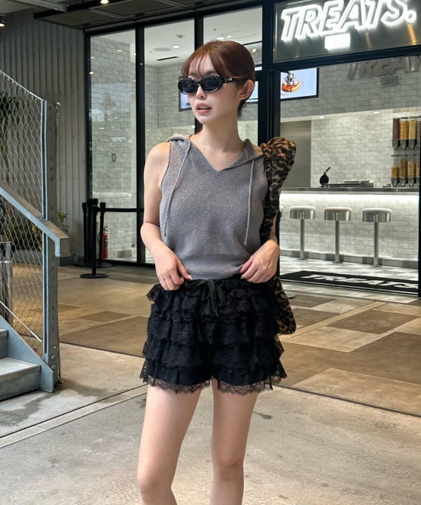 斯基普阿美斯利胸部刺繡連帽針織衫