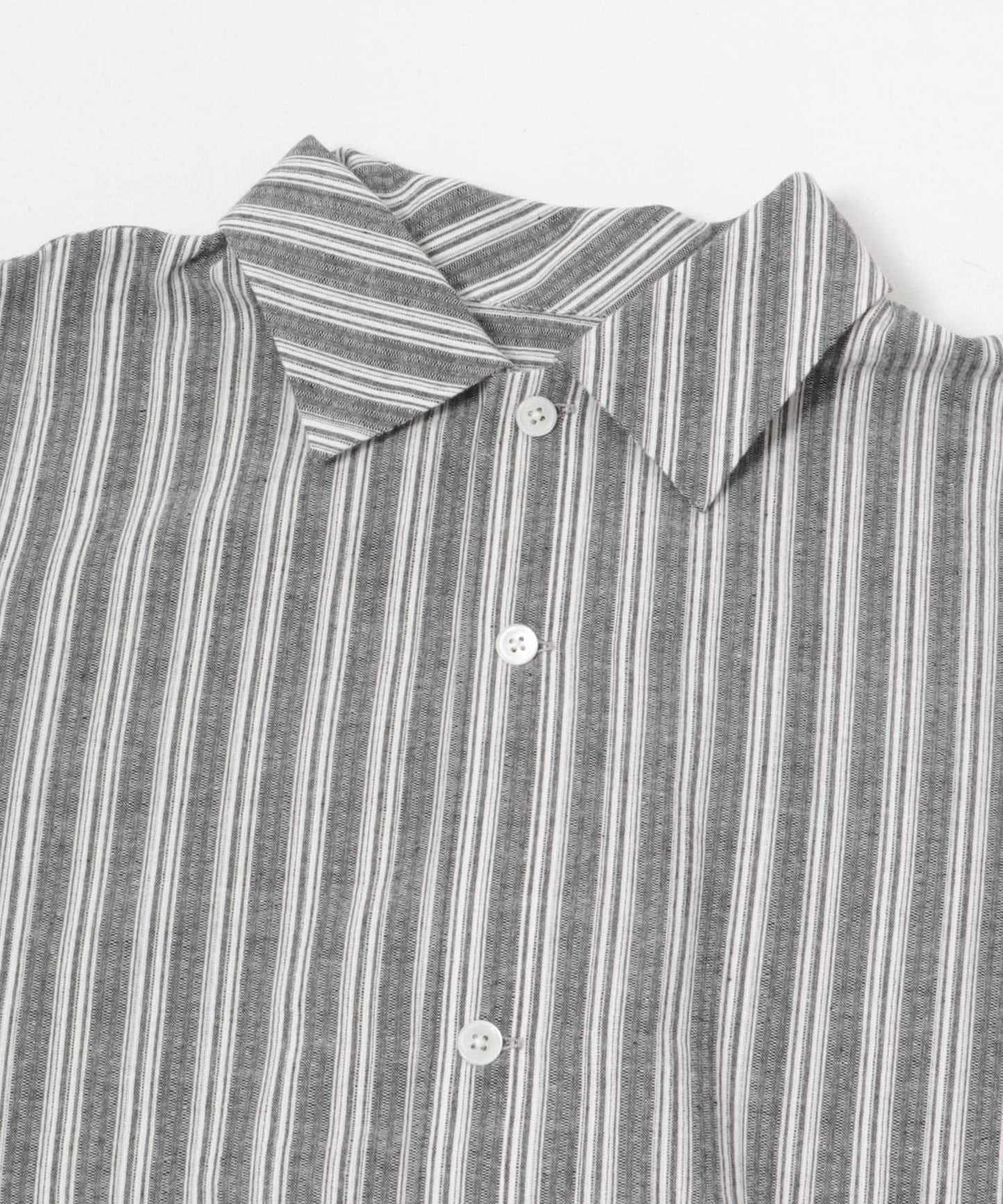 開領條紋襯衫