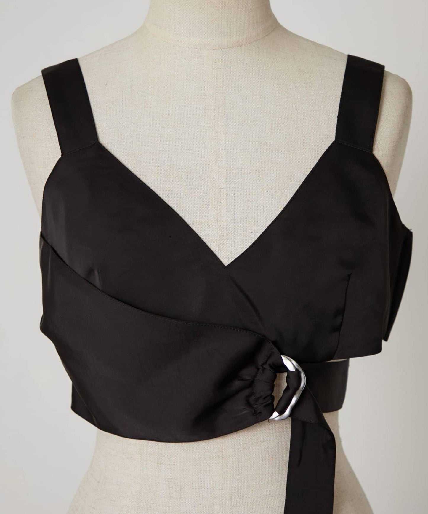 【Mavie..7】不對稱緞面背心