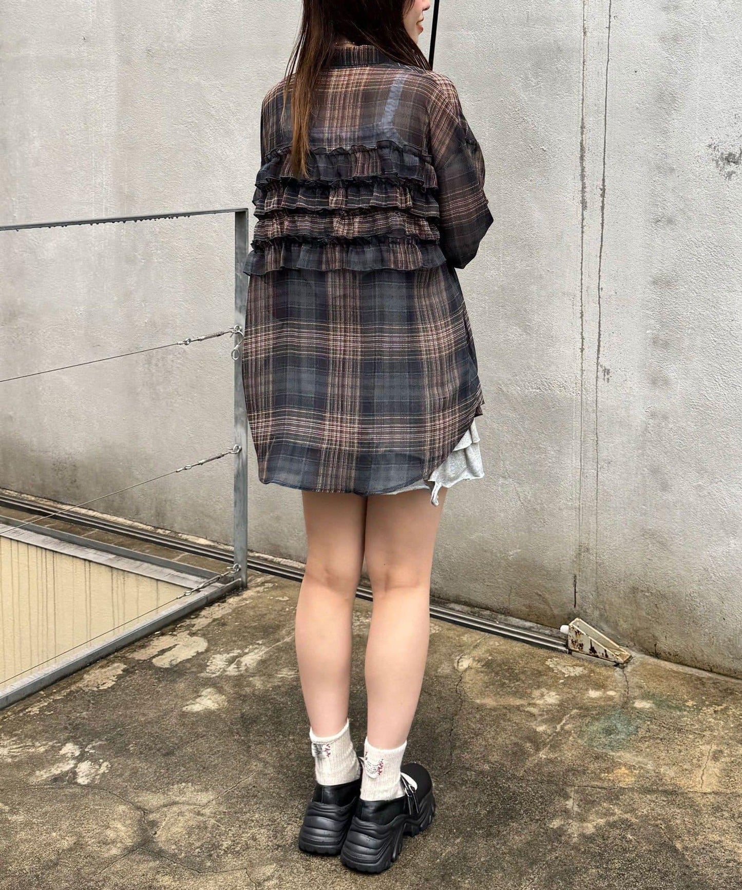 荷葉邊拼接上衣