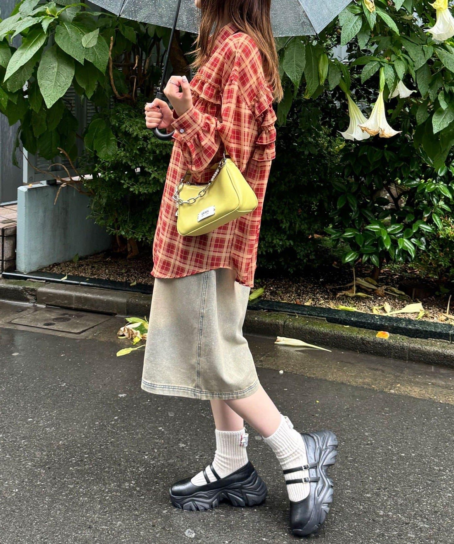 荷葉邊拼接上衣