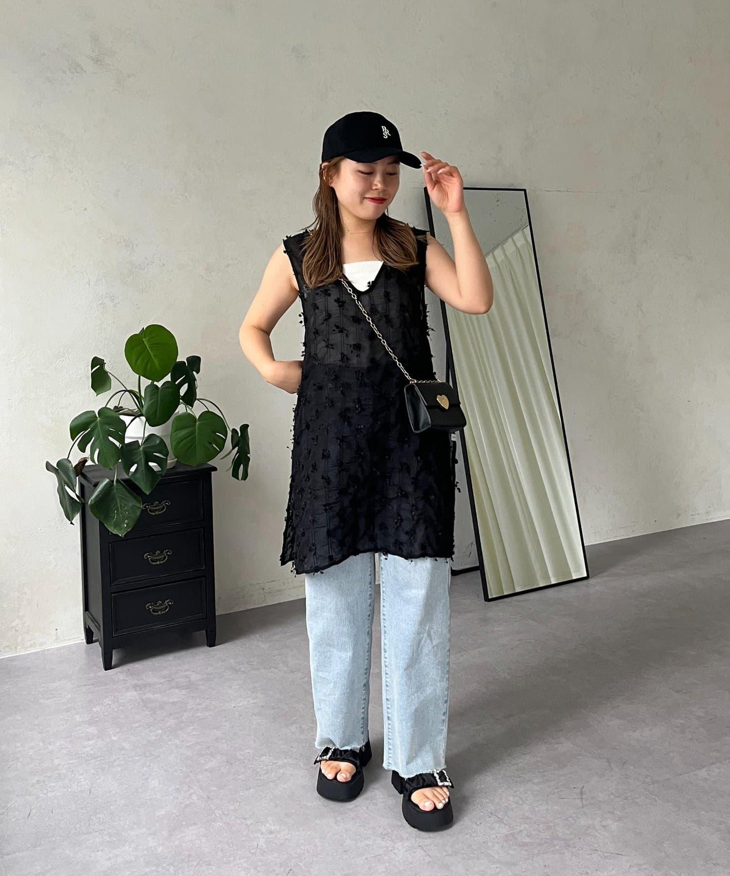 【MOMO】透視流蘇V領長款馬甲