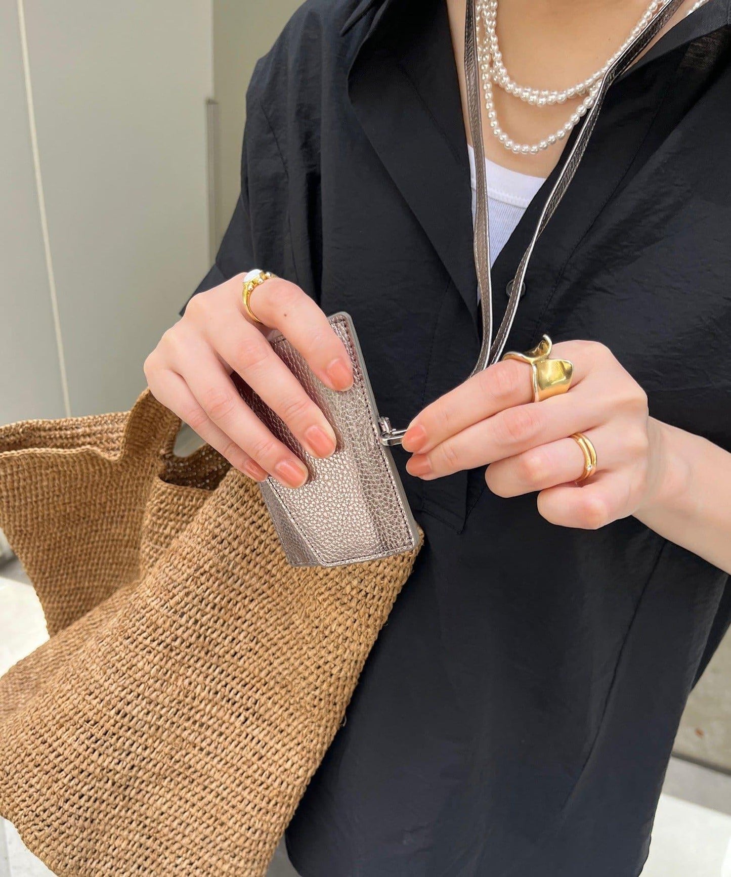 真皮卡片/硬幣肩背盒