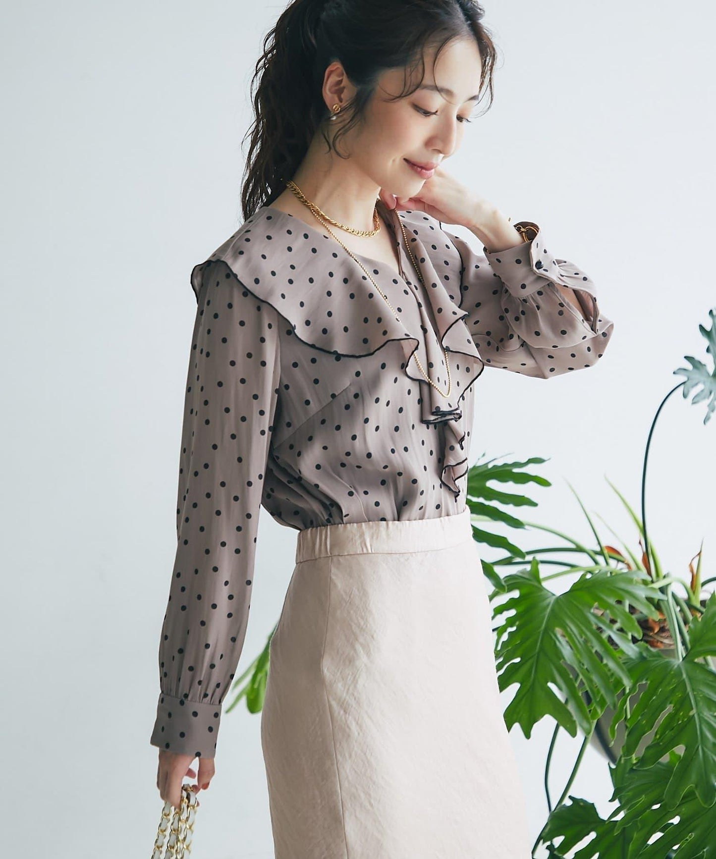 圓點荷葉邊襯衫