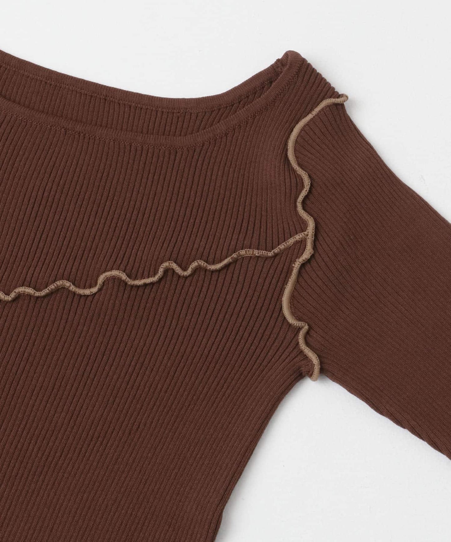 不對稱荷葉邊針織衫