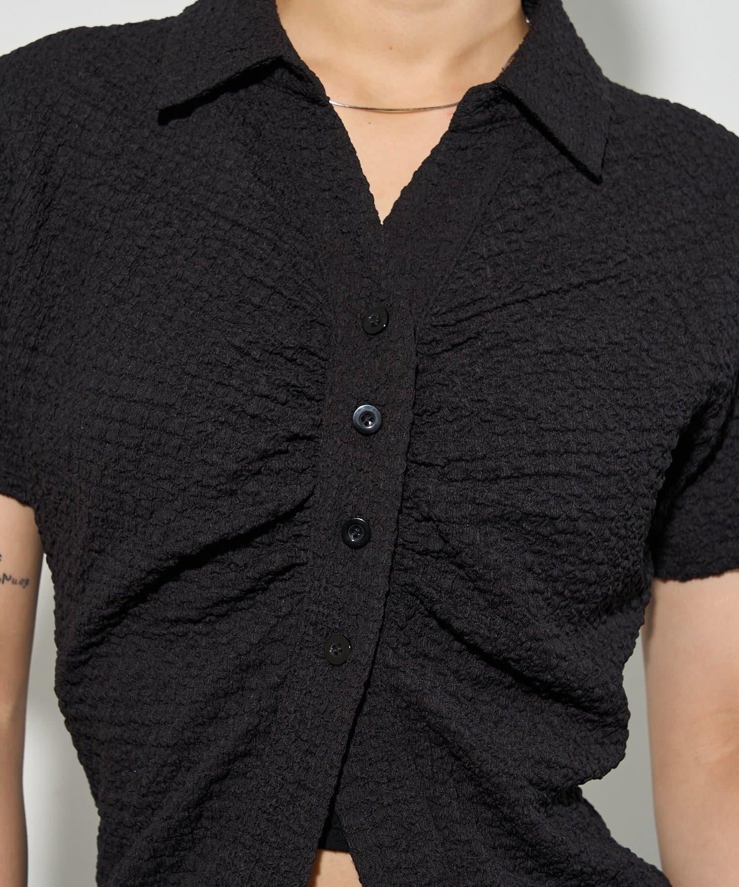 立體褶皺設計 聚攏褶飾 襯衫